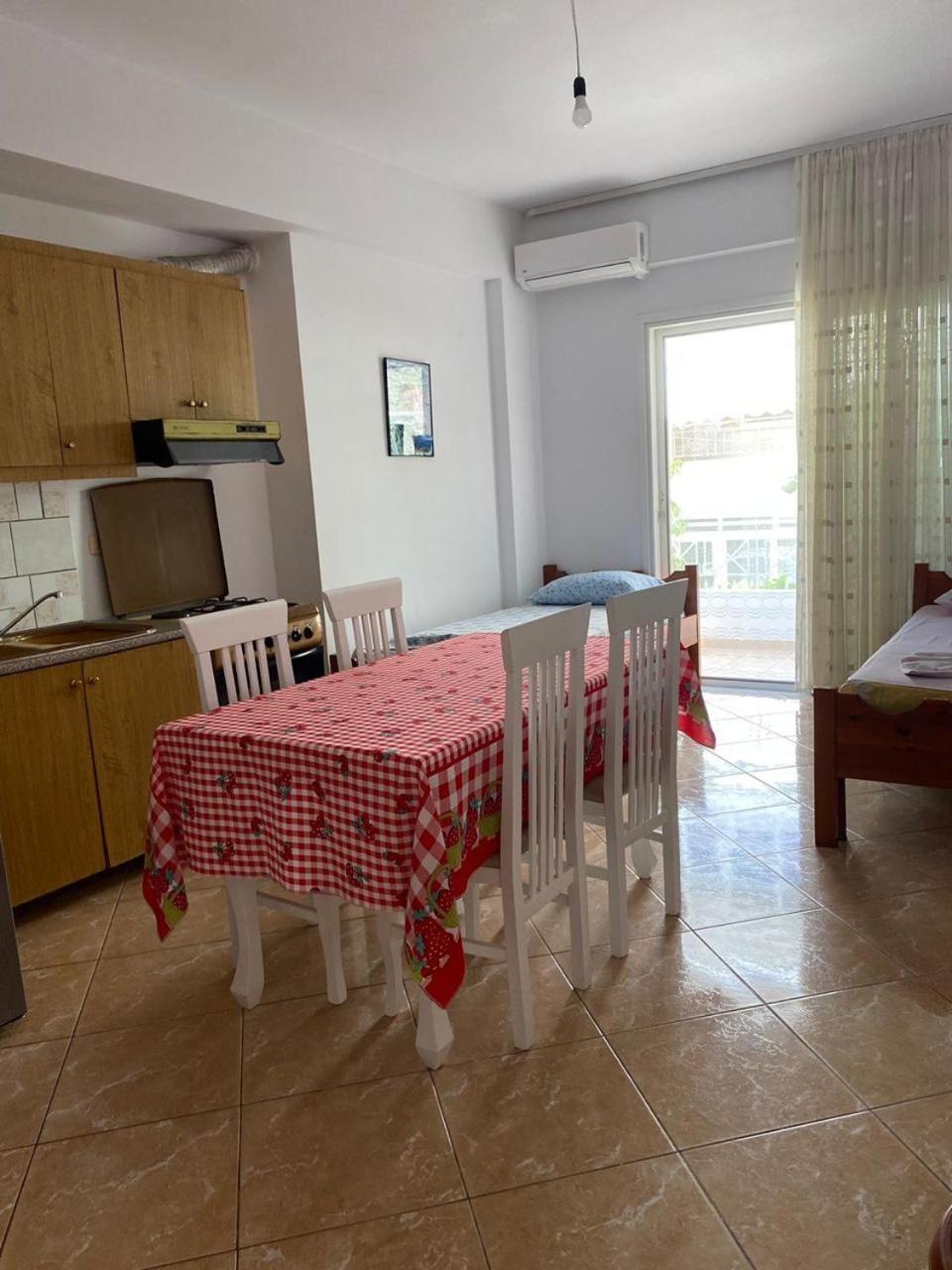 Tulipani Apartments Near Port Sarandë 外观 照片
